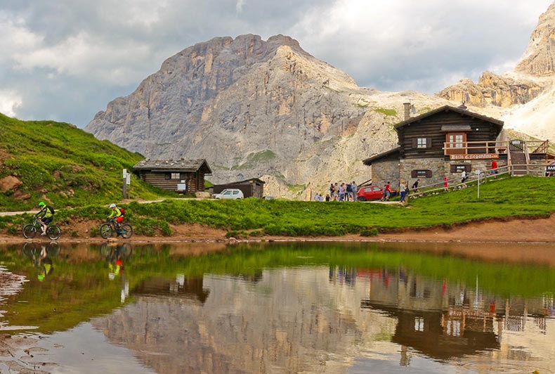 Ai piedi delle maestose Pale di San Martino di Castrozza